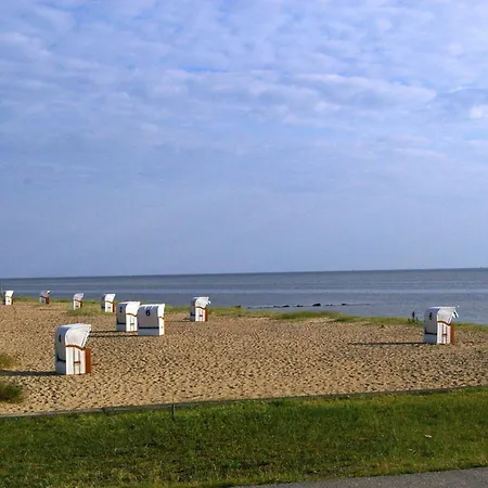 Zur Schwedenschanze 3 *